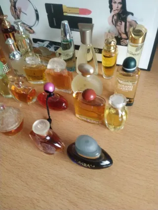 Set di miniature di profumi di varie marche