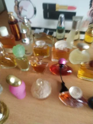 Set di miniature di profumi di varie marche