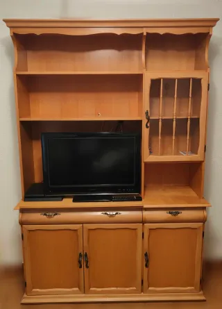 Mueble de salón madera y cristal