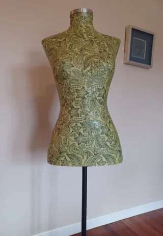 Busto Maniquí Vintage Paisley Diseño Exclusivo