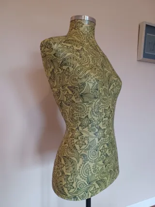 Busto Maniquí Vintage Paisley Diseño Exclusivo