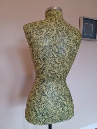Busto Maniquí Vintage Paisley Diseño Exclusivo