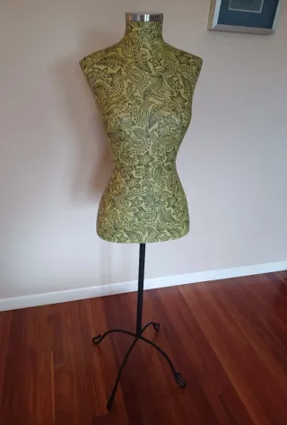 Busto Maniquí Vintage Paisley Diseño Exclusivo