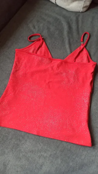 Top brillante rojo