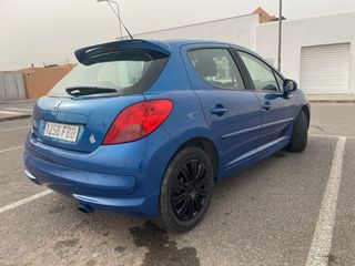 Peugeot 207 2006