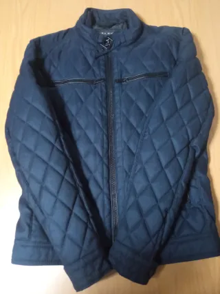 Cazadora acolchada azul marino Talla S 38