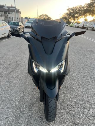 Yamaha Tmax 560