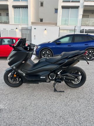 Yamaha Tmax 560