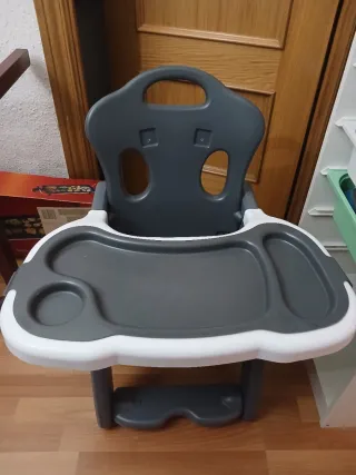 Trona infantil evolutiva con bandeja