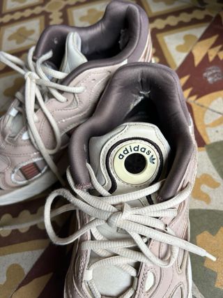 Zapatillas Adidas rosas y blancas