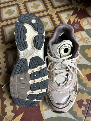 Zapatillas Adidas rosas y blancas