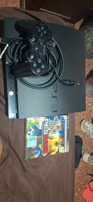 Consola Sony PS3 con mando y juego PES 2016