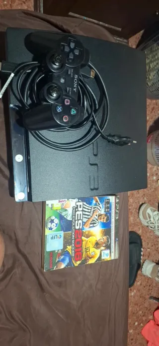 Consola Sony PS3 con mando y juego PES 2016