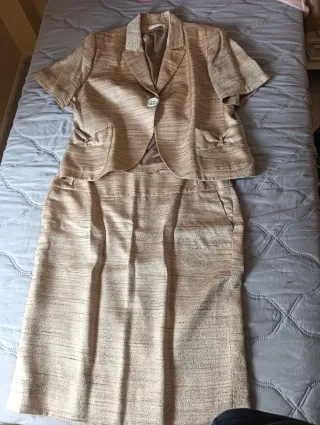Traje chaqueta manga corta mujer beige