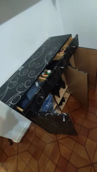 Mueble auxiliar recibidor vinilo estampado.