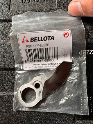 Tijera de poda eléctrica Bellota