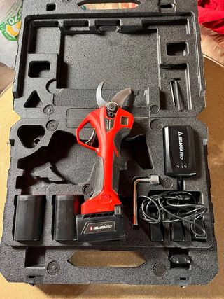 Tijera de poda eléctrica Bellota