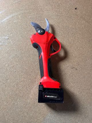 Tijera de poda eléctrica Bellota
