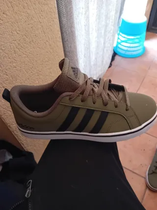Zapatos Adidas Verdes y Blancos