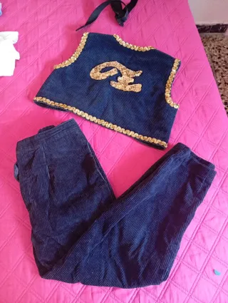 Traje de gitana con detalles dorados