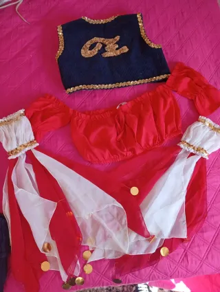 Traje de gitana con detalles dorados