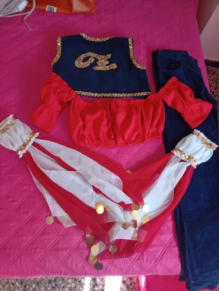 Traje de gitana con detalles dorados