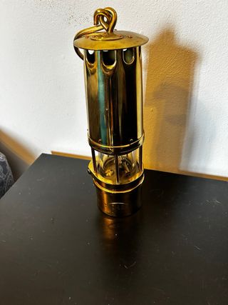 Lámpara de minero antigua de latón