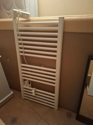 Secador de toallas blanco