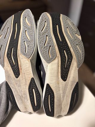 New Balance FuelCell Rebel v4 Negro/Gris