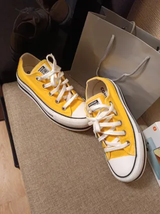 Converse Amarillas Plataforma