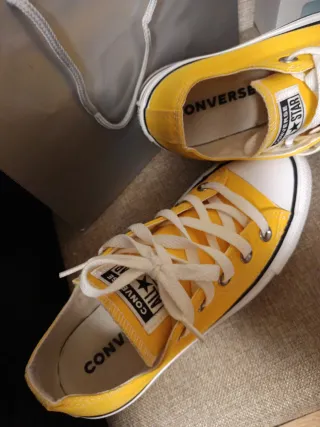 Converse Amarillas Plataforma