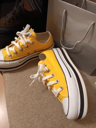 Converse Amarillas Plataforma