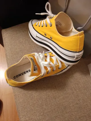 Converse Amarillas Plataforma