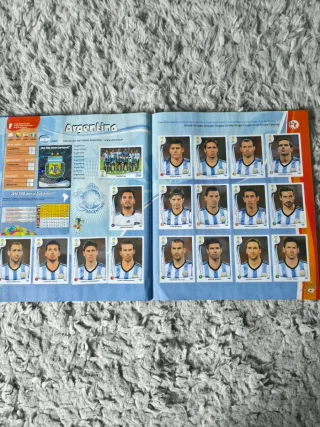 Álbum Mundial Brasil 2014 Panini 100% completado