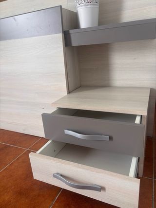 Cabecero y mesas de noche. Conforama