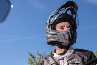 LS2 casco de motocross Pioneer II noir mat XL