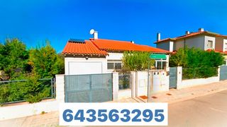 Chalet con piscina y jardín, ¡listo para entrar!