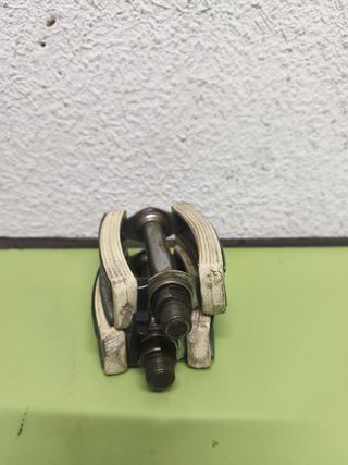 Pedales clásicos bicicleta paseo con goma