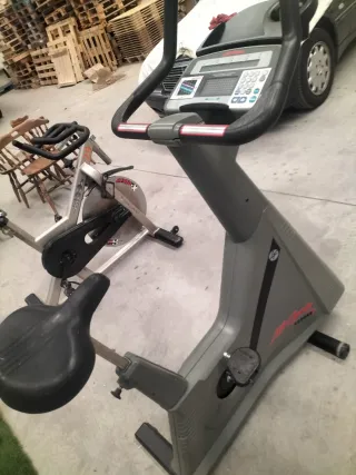 Bicicleta Estática Life Cycle 9500HR