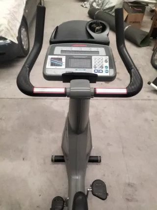 Bicicleta Estática Life Cycle 9500HR