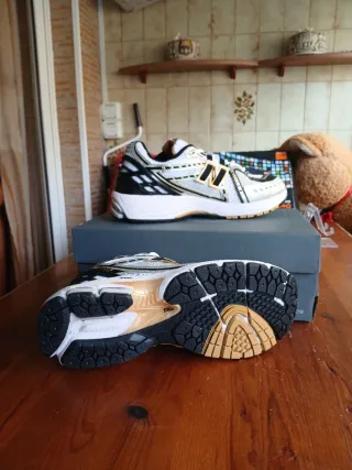 Zapatillas NB 1906R blanco/dorado/negro talla 42