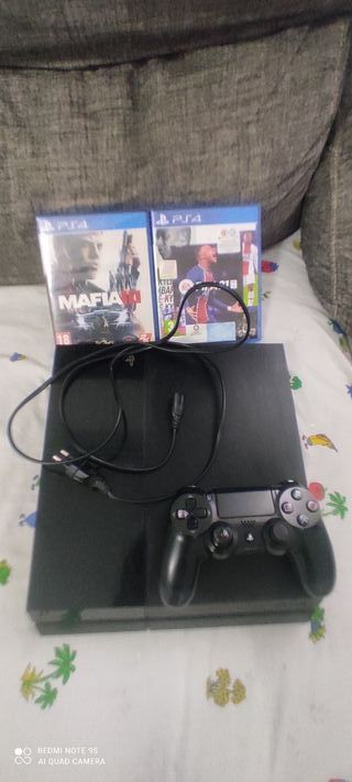 PS4 (PlayStation 4) Negra 500GB + dos juegos