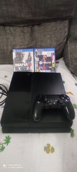 PS4 (PlayStation 4) Negra 500GB + dos juegos