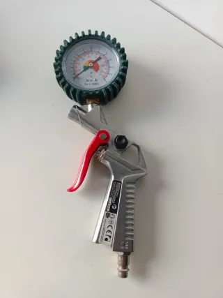 Pistola aire con manómetro