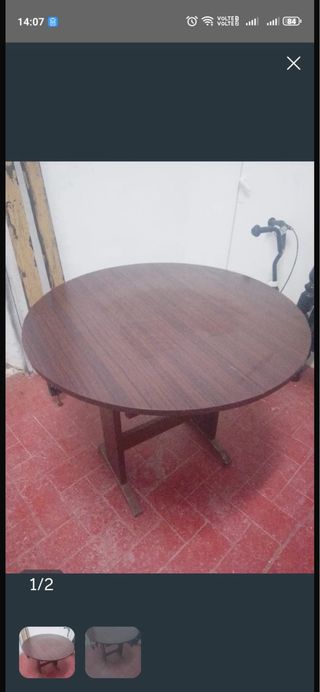 Mesa redonda de madera