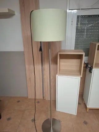 Lámpara de pie moderna