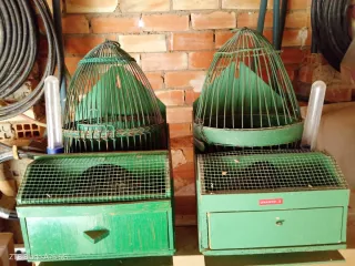 Jaula Perdigon vendo 2 con jaulero y 3 sin jaulero