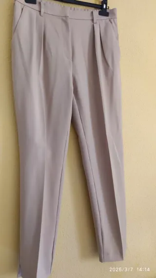 Pantalón H&M pinzas beige