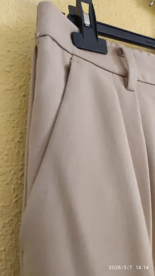 Pantalón H&M pinzas beige