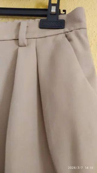 Pantalón H&M pinzas beige